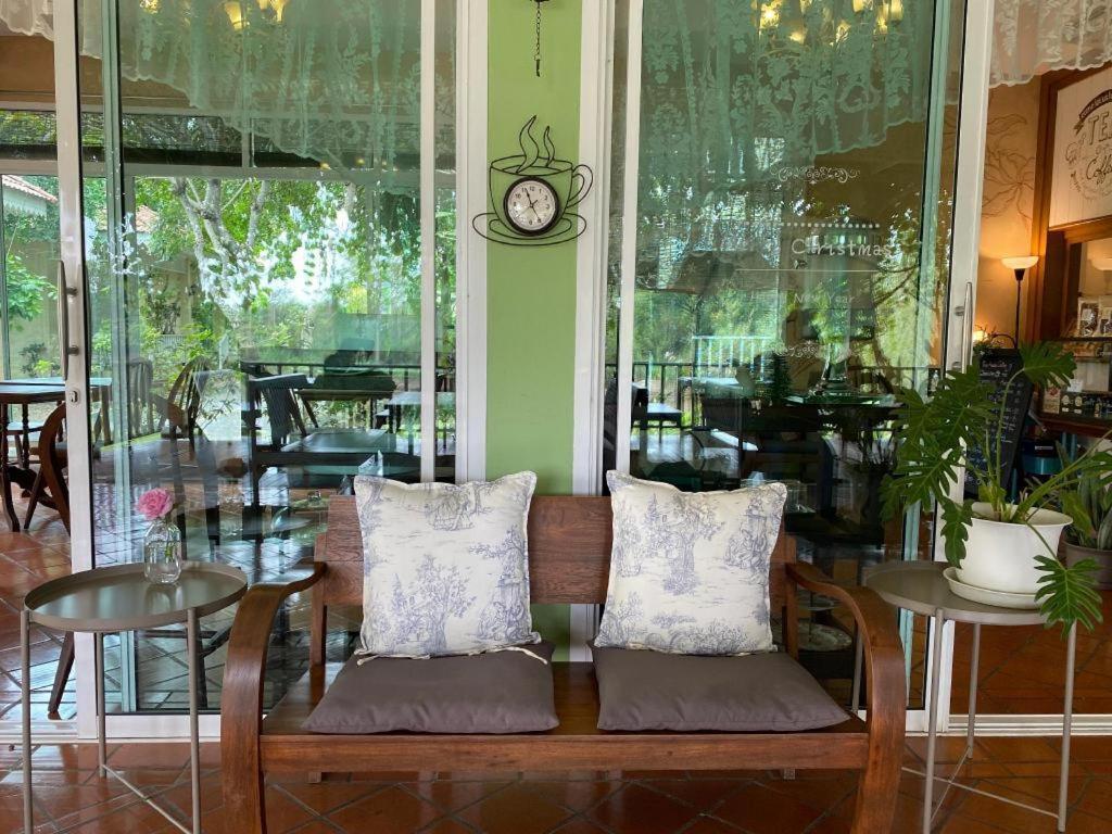 Ruen Maihom Riverside Cottage Kanchanaburi Extérieur photo
