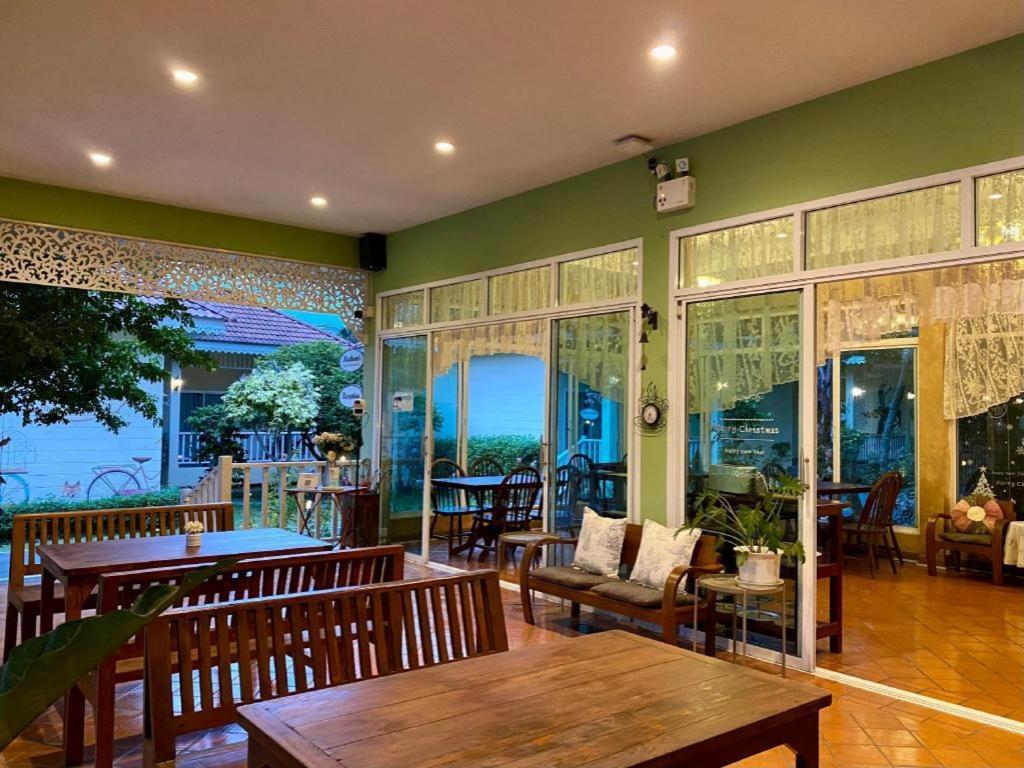 Ruen Maihom Riverside Cottage Kanchanaburi Extérieur photo