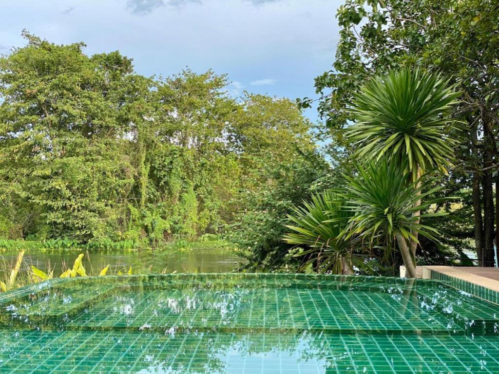 Ruen Maihom Riverside Cottage Kanchanaburi Extérieur photo