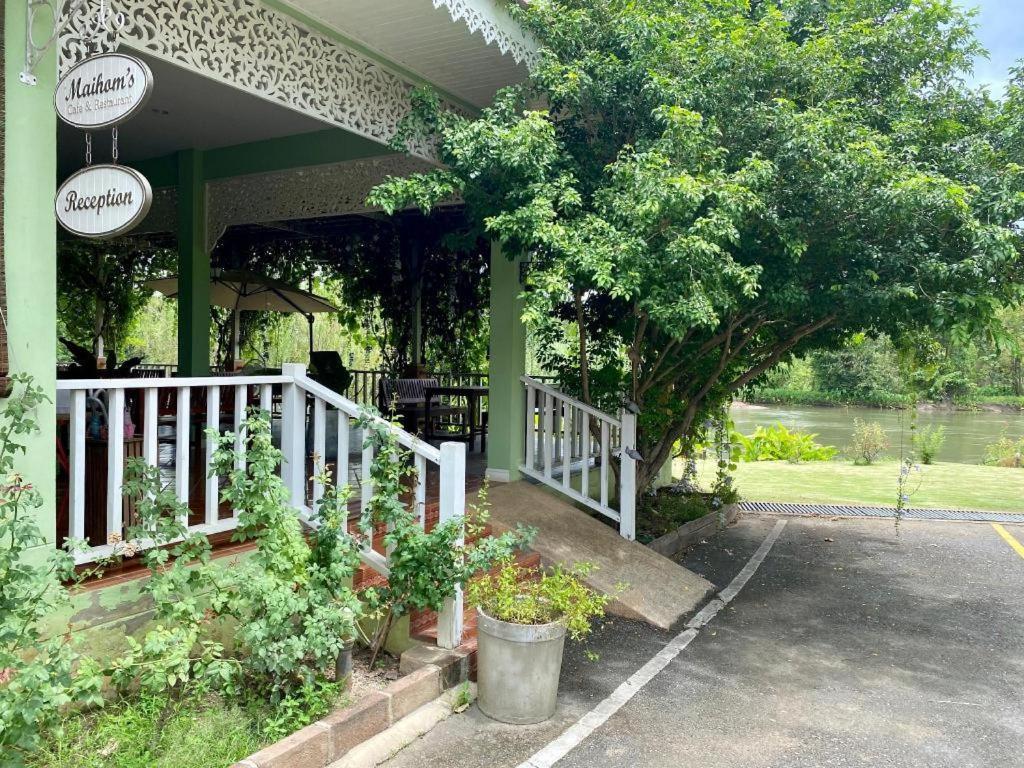 Ruen Maihom Riverside Cottage Kanchanaburi Extérieur photo