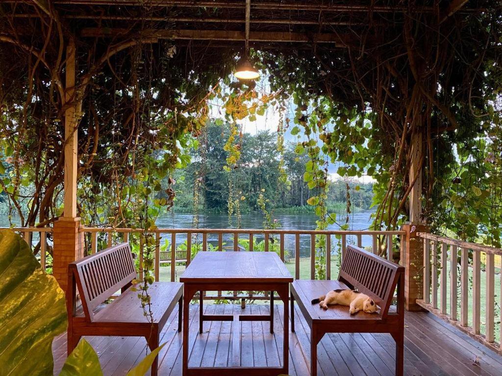 Ruen Maihom Riverside Cottage Kanchanaburi Extérieur photo